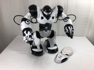 2004 WowWee RoboSapien 14" Humanoid Robot W/Remote PARTS OR REPAIR ONLY