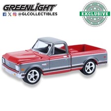 Greenlight 1:64 1972 CHEVY CHEYENNE C10 SHORT BED RED w/GREY PANEL GL30547