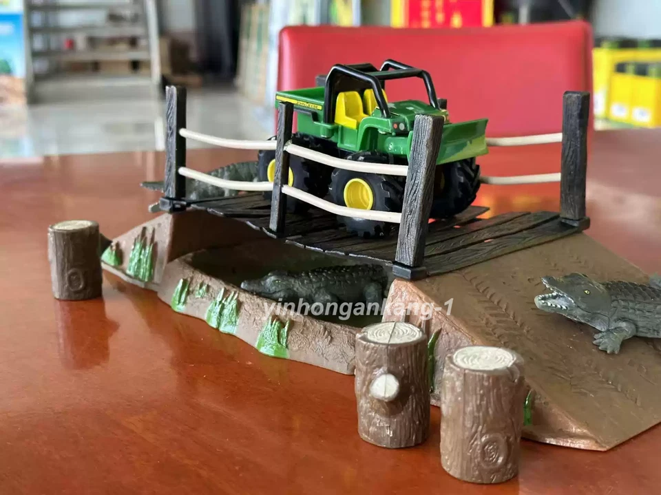 ERTL John Deere Bigfoot Farmer Loader Alligator Pit Adventure Scene Model - Image 3 of 3