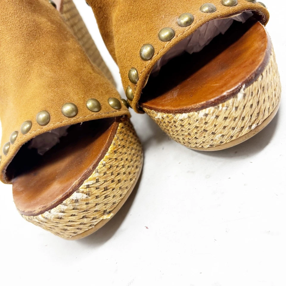 Sandalias de cuña ASH Paprika de gamuza con plataforma tachonada talla 39/805 tacón de rafia Foto 4 de 4