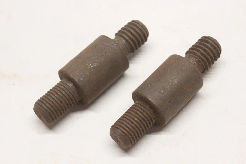 Par de pernos Chevrolet Master transmisión a travesaño GM 375709 1934-36 como nuevos Foto 2 de 2