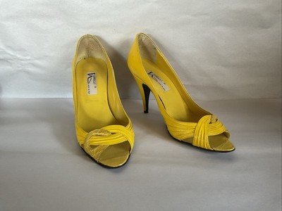 Fiorelli Size 6.5 Vintage Yellow High Heel Open Toe Snakeskin