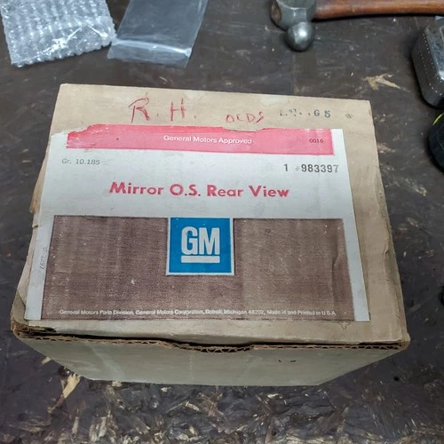 NOS GM 983397  1978-79 Olds, Chevrolet, Pontiac Passenger MIRROR KIT  994904