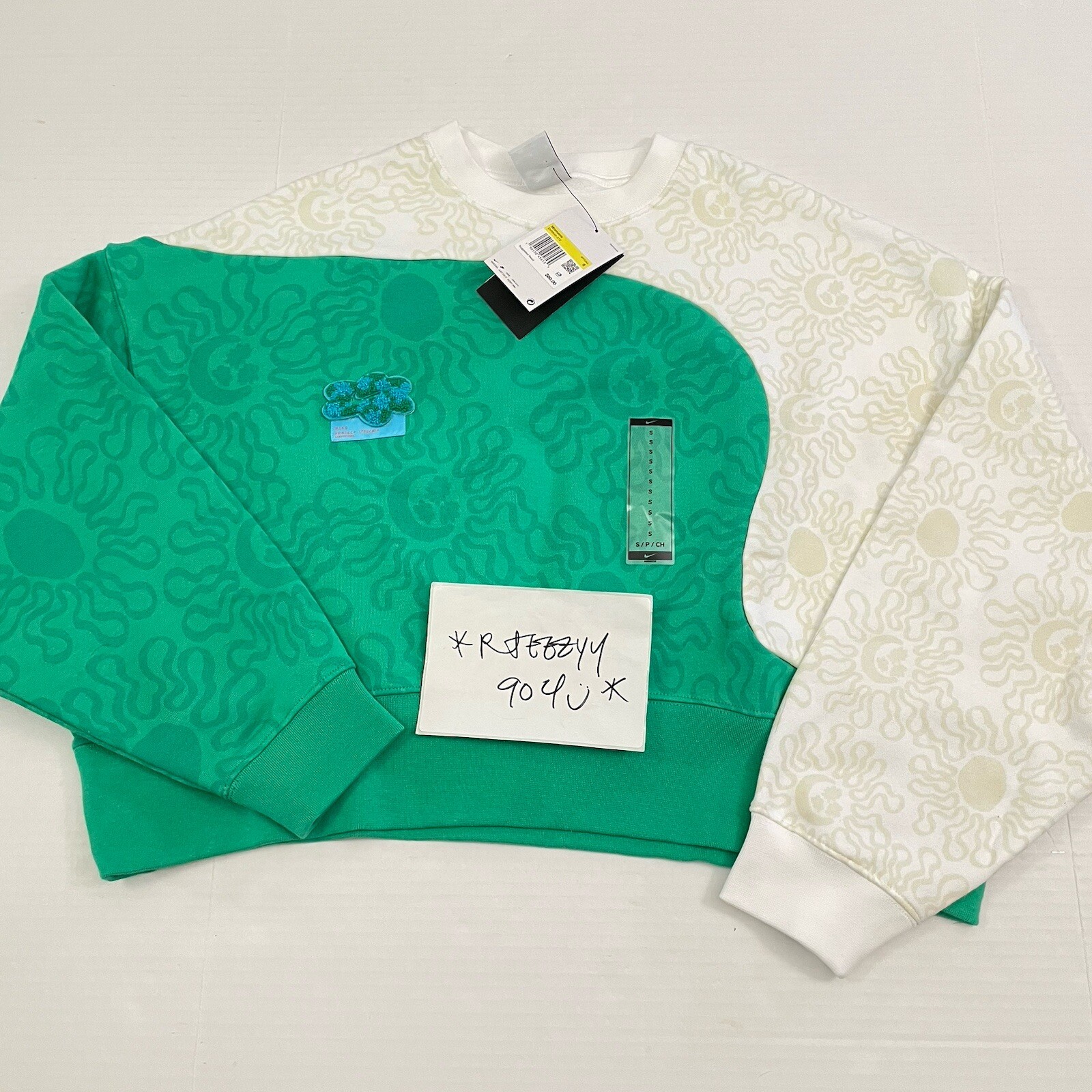 $80 Mujer Talla S Nike Euphoria Floral Corte y Costura Cuello Redondo Suéter DV9648-372