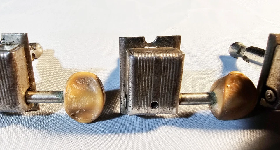 Set Of 4 Kluson Tuning Machines Pegs From Early Fender No Stamp One Bent - Image 4 of 4