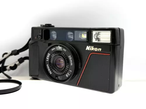 *Near Mint* Nikon L35 AF ISO 400 Film Camera 35mm F2.8 Lens w/ Strap From JAPAN