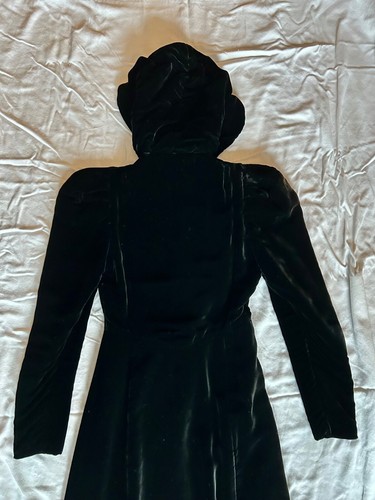 VINTAGE 1930-40's Woman's Black Velvet Hooded Lined Floor Length Opera Coat XS/S - Picture 10 of 18