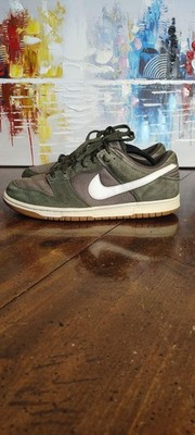 Nike Dunk Low Shoes Mens Size 11.5 Green Suede Gum Sole Low Top Sneakers