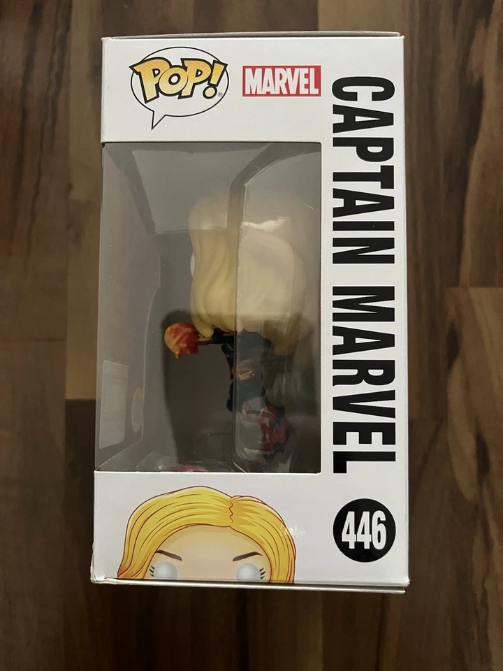 Funko Pop Captain Marvel GITD MCC - Photo 2/4