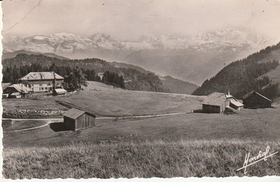 CPSM TANINGES LE PRAZ DE LYS L' HOTEL LE GRENAIRON LE BUET ET LE MONT BLANC