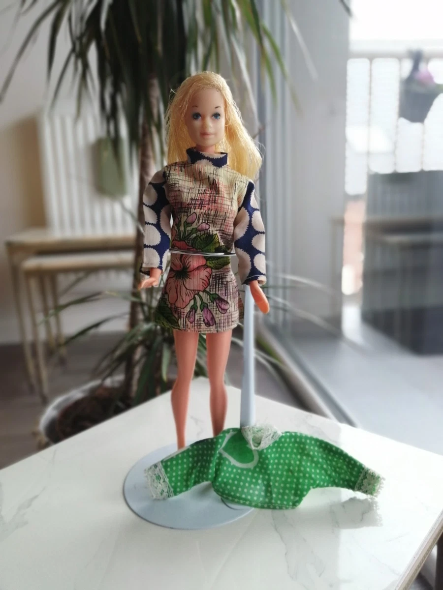 vetement poupée barbie robe a fleurs