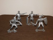 VINTAGE  1964  TOY 4 MARX 6" HIGH PLASTIC BATTLE GEAR SILVER KNIGHTS
