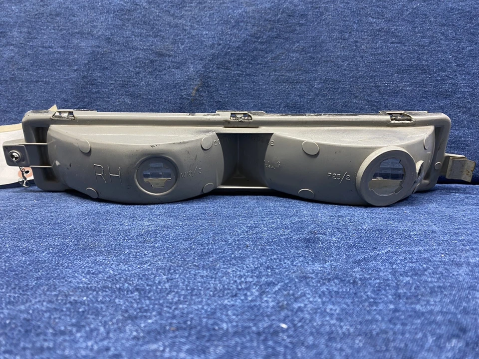 Cadillac Eldorado 1986 87 88 89 90 1991 luz de estacionamiento derecha señal de giro #2 Foto 4 de 4