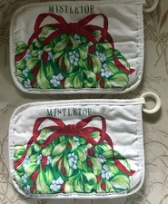 A Pair of 'Mistletoe' Pot Holders in Red, Green, White & Beige