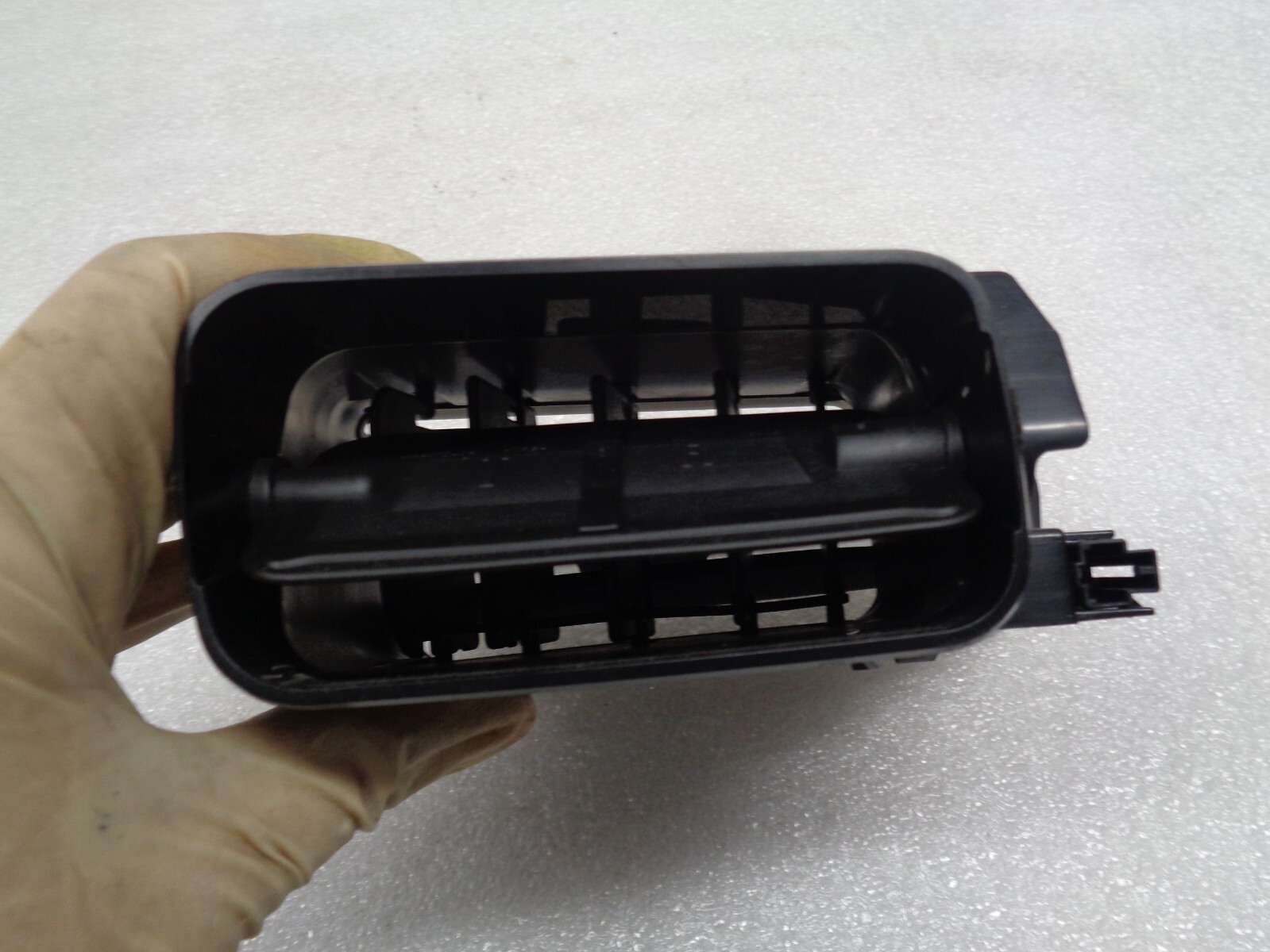 14-17 Maserati Ghibli Front Right Passenger Dashboard AC Air Vent OEM AK2308293
