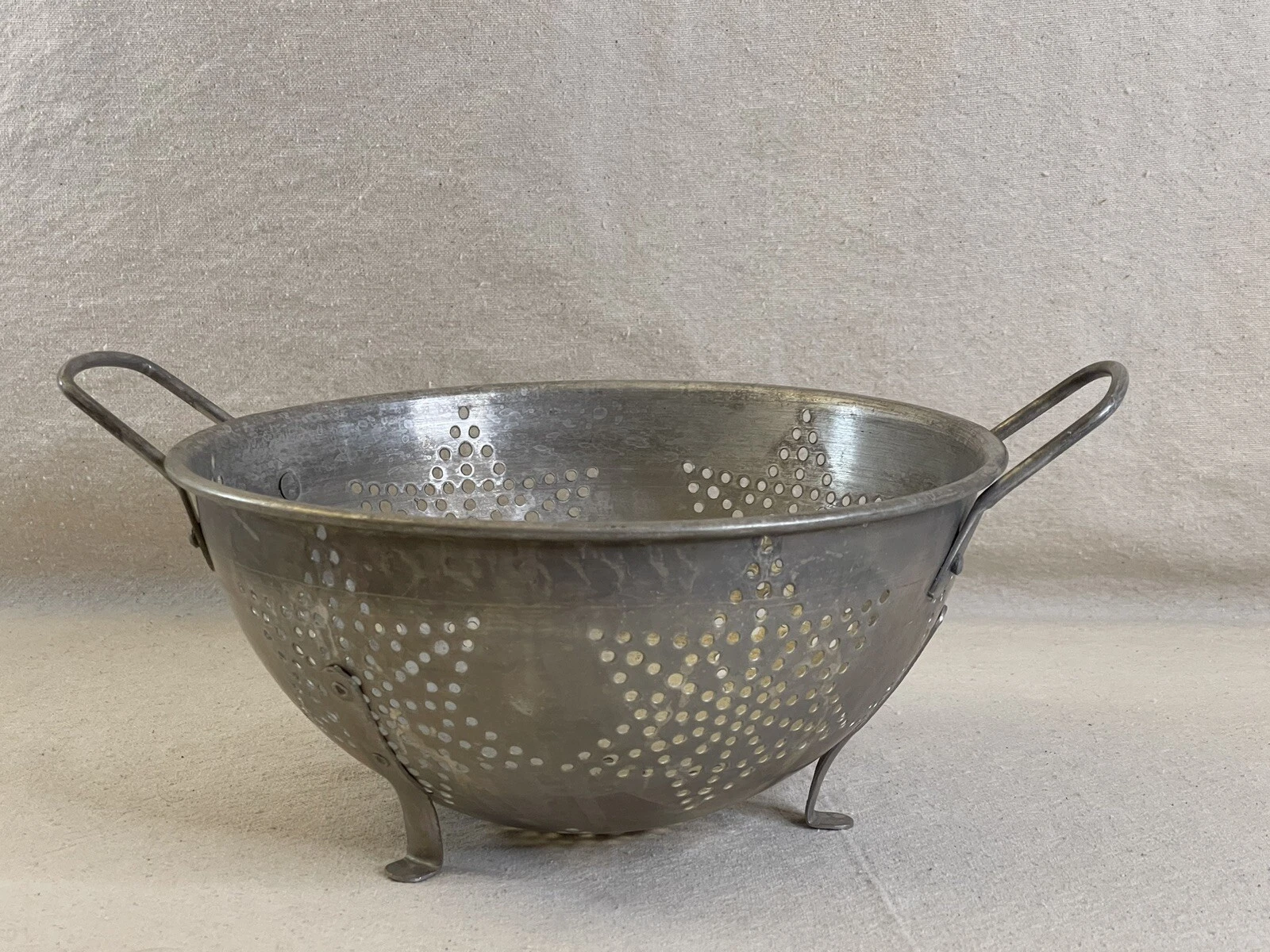 Vintage Aluminum 7 Star Footed Colander Strainer