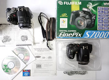 Fotocamera digitale Fuji FinePix S7000 6,3 MP + fotocamera Finepix S602 entrambi con problemi
