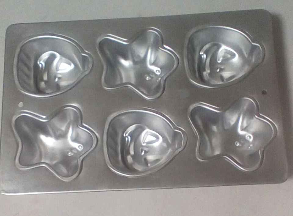 Soporte para pasteles o cupcakes con pies ridículos más sartén para cupcakes de Halloween Wilton lote Foto 3 de 3