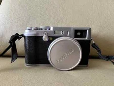 Fujifilm X100 12.3MP APS-C CMOS EXR 4x Optical Zoom Digital Camera -100% Working