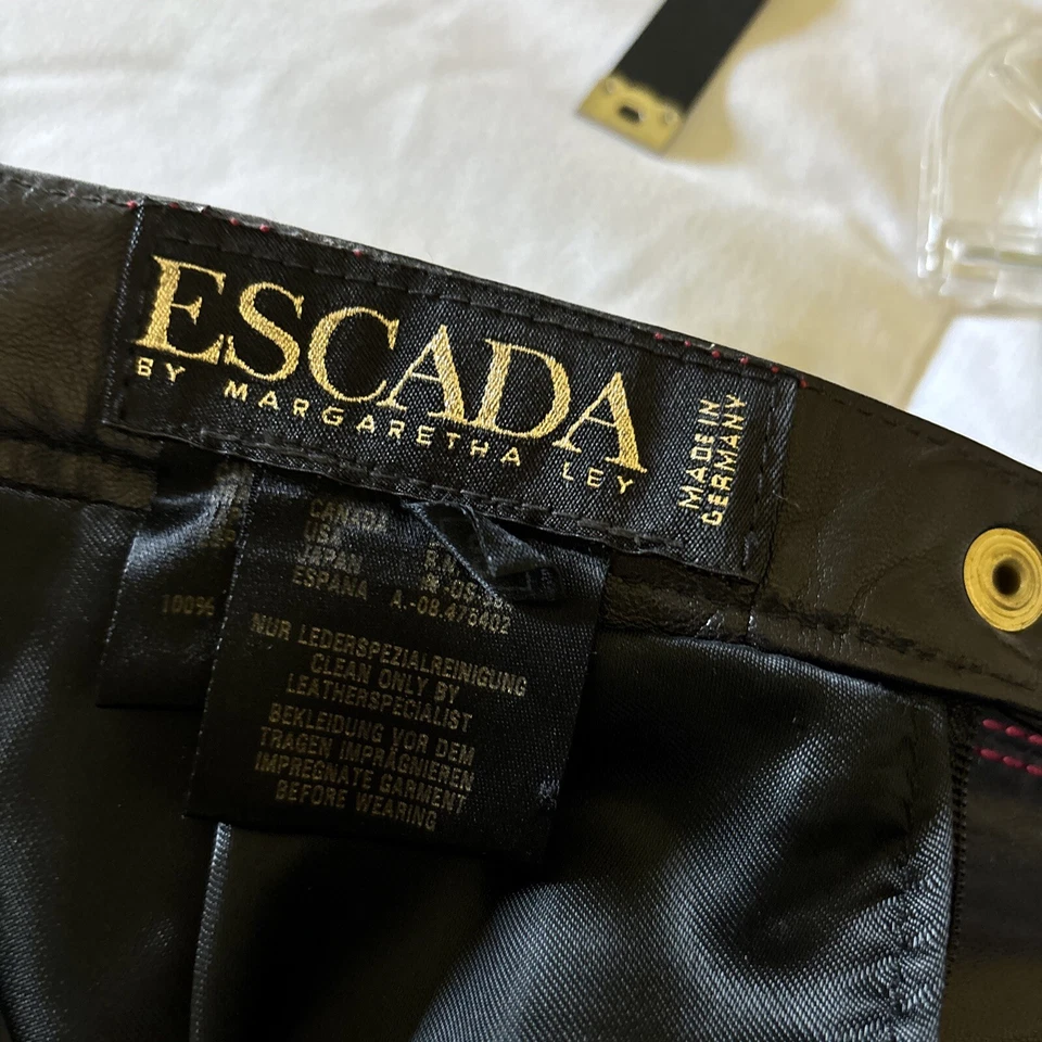 Vintage Black Leather Escada Skirt With Red Threading. Great Condition. Size 8 - Image 3 of 4
