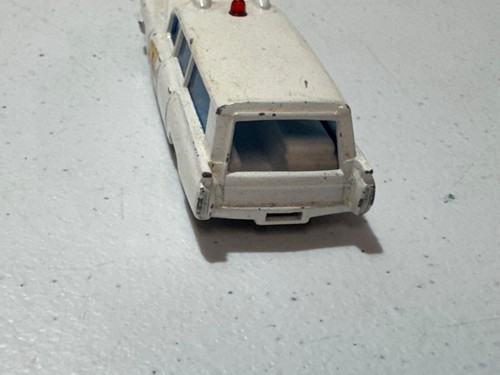 VINTAGE MATCHBOX CADILLAC AMBULANCE NO. 54 S&S BY LESNEY MADE IN ENGLAND - Picture 5 of 7