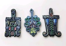 Vintage Cast Iron Wilton Trivets Painred Footed Wall Hanging Lot Of 3