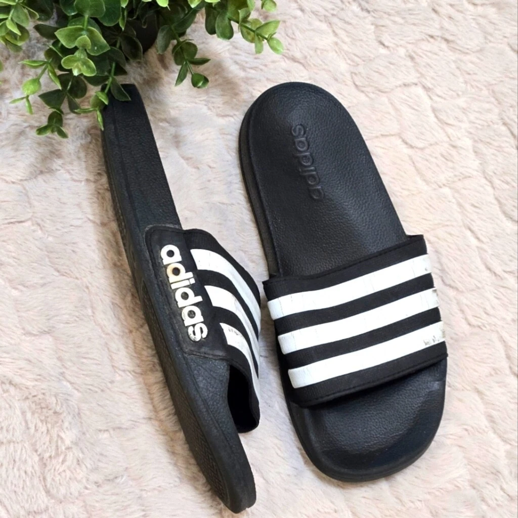 Sandali classici Adidas neri e bianchi taglia W5