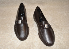GORGEOUS SALVATORE FERRAGAMO "ITALY MADE" LOAFERS 9.5 EE 995