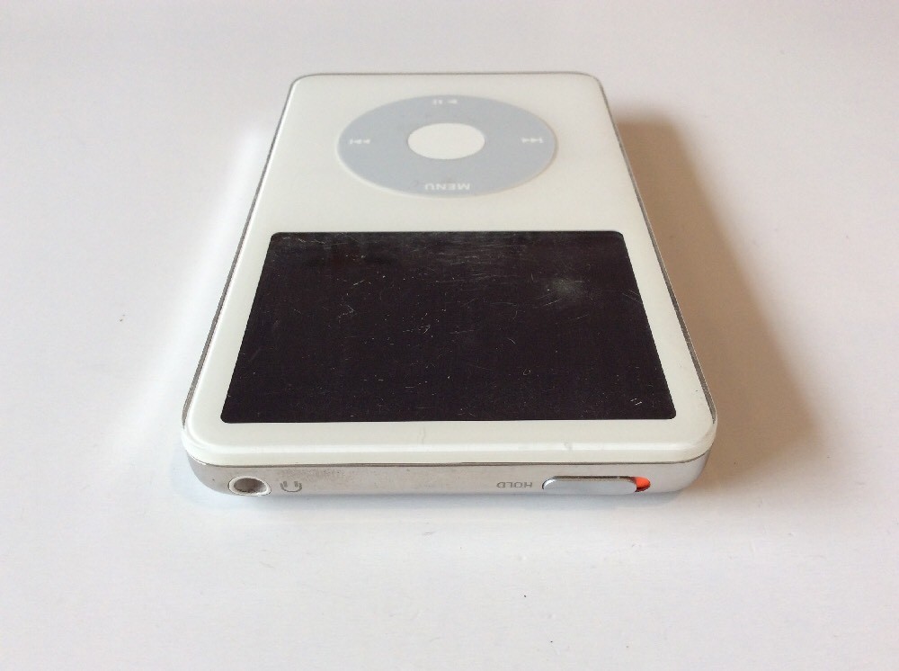 Apple iPod Video Classic 5th Generation Enhanced White (30 GB