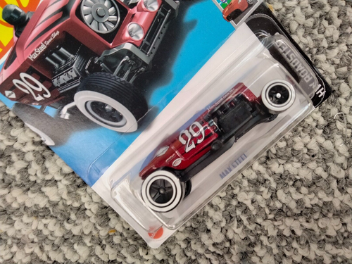 Hot Wheels Roadsters Series Max Steel Red - Picture 2 of 2