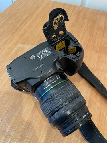 PENTAX Pentax ist D 6.1MP Digital SLR Camera - Black (Kit w/ DA 18-55mm Lens) - Picture 4 of 5