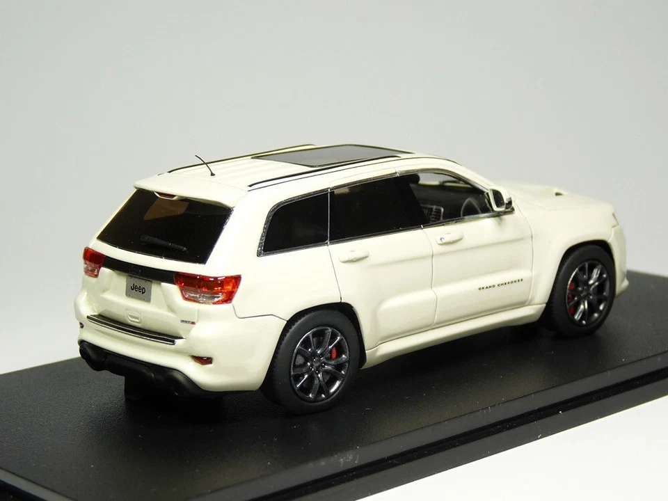GLM 108502 1/43 2013 Jeep Grand Cherokee SRT8 Resin Model Car - Image 2 of 3