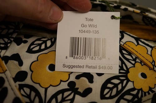 Vera Bradley Go Wild Tote Bag. NWT Retail $49 - Picture 3 of 7
