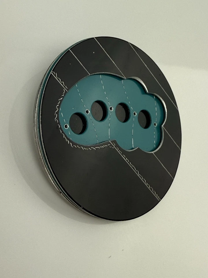 David LaPlantz абстрактный ручной работы круглый алюминиевая брошь цветной - Изображение 3 из 4