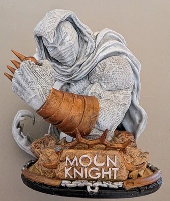 Moon Knight Marvel Avengers Spider Man Statue