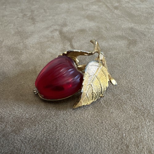 Vintage Napier Jelly Belly Red Apple Brooch/Pin Frosted Lucite Lapel Gold Leaves - Picture 3 of 7