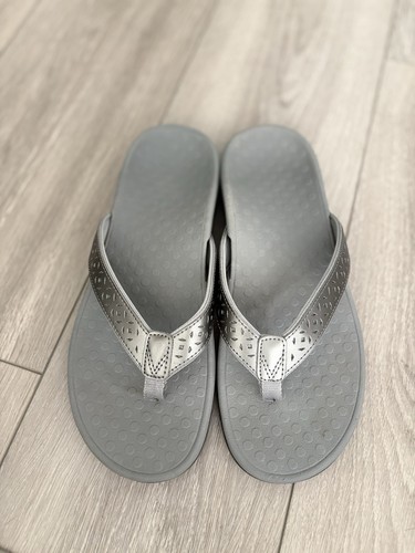 Sandalias Vionic Orthaheel Tide para mujer 10 grises tanga zapatos cómodos informales - Imagen 1 de 7