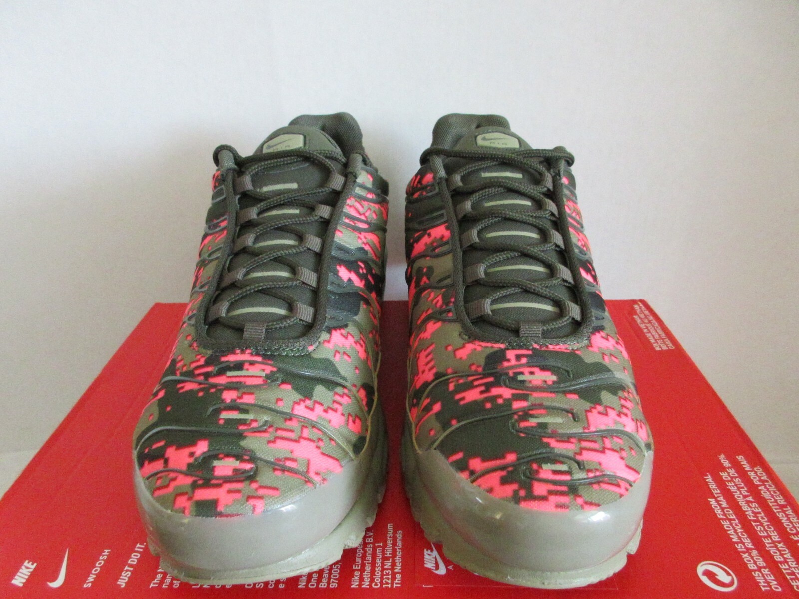 air max plus digi camo olive