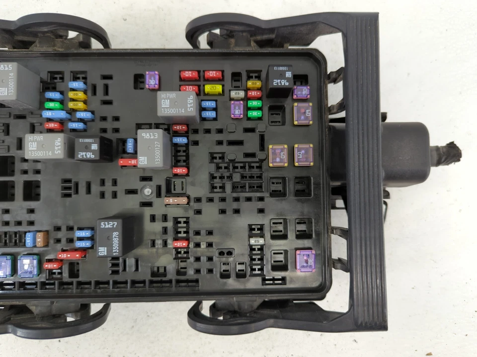 2016-2018 Chevrolet Silverado 1500 Fusebox Fuse Box Relay Module UCI0A - Image 4 of 4