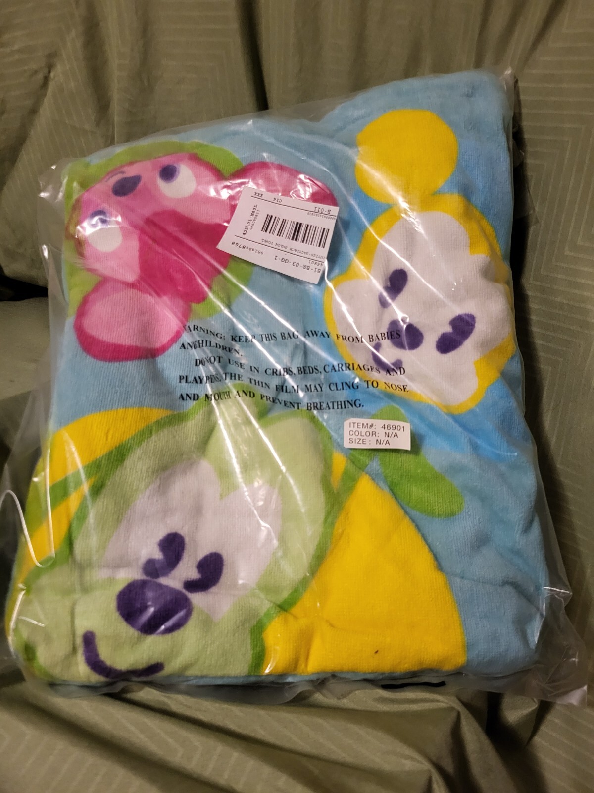 Disney Cuties beach towel blanket folds into a Backpack & bag!