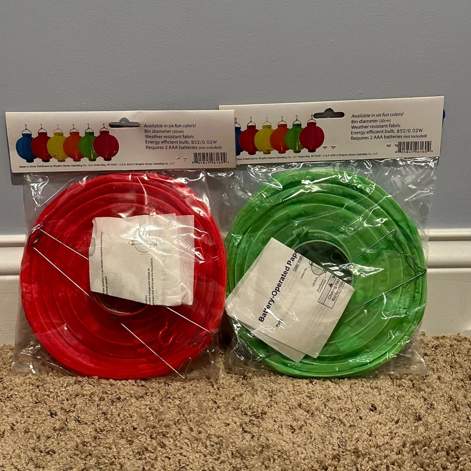 NUEVO Par ShopKo Linternas de Papel Redondas Chinas Verdes y Rojas Decoración de Navidad  Foto 4 de 4