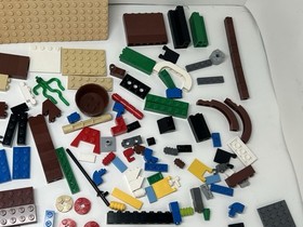 LEGO SpongeBob SquarePants Krusty Krab 3825 Mostly Complete.. READ Description