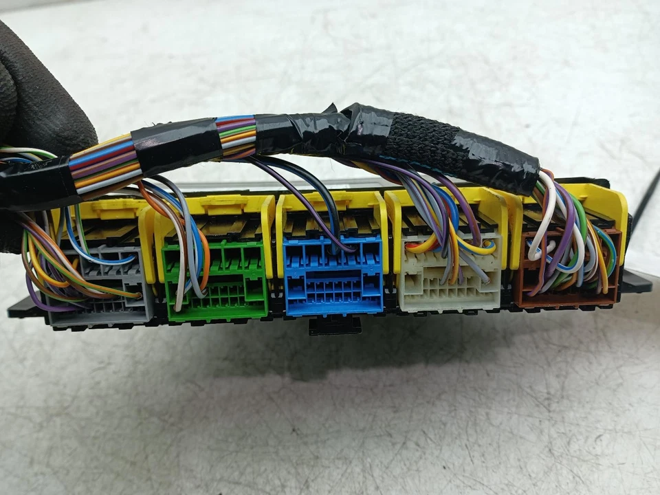 FORD FIESTA CENTRAL LOCKING CONTROL MODULE ECU 8A6T-19G481-AAR MK7 2012-2019 - Image 4 of 4