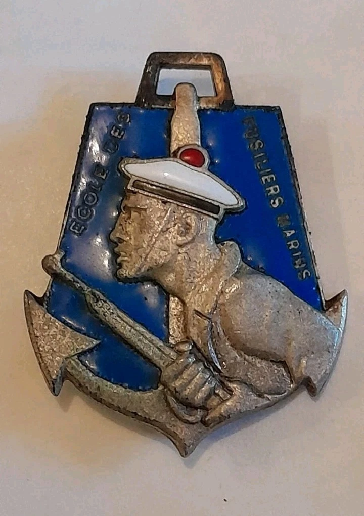 Amicale des Pupilles-Mousses - Un insigne de béret pour la Marine nationale