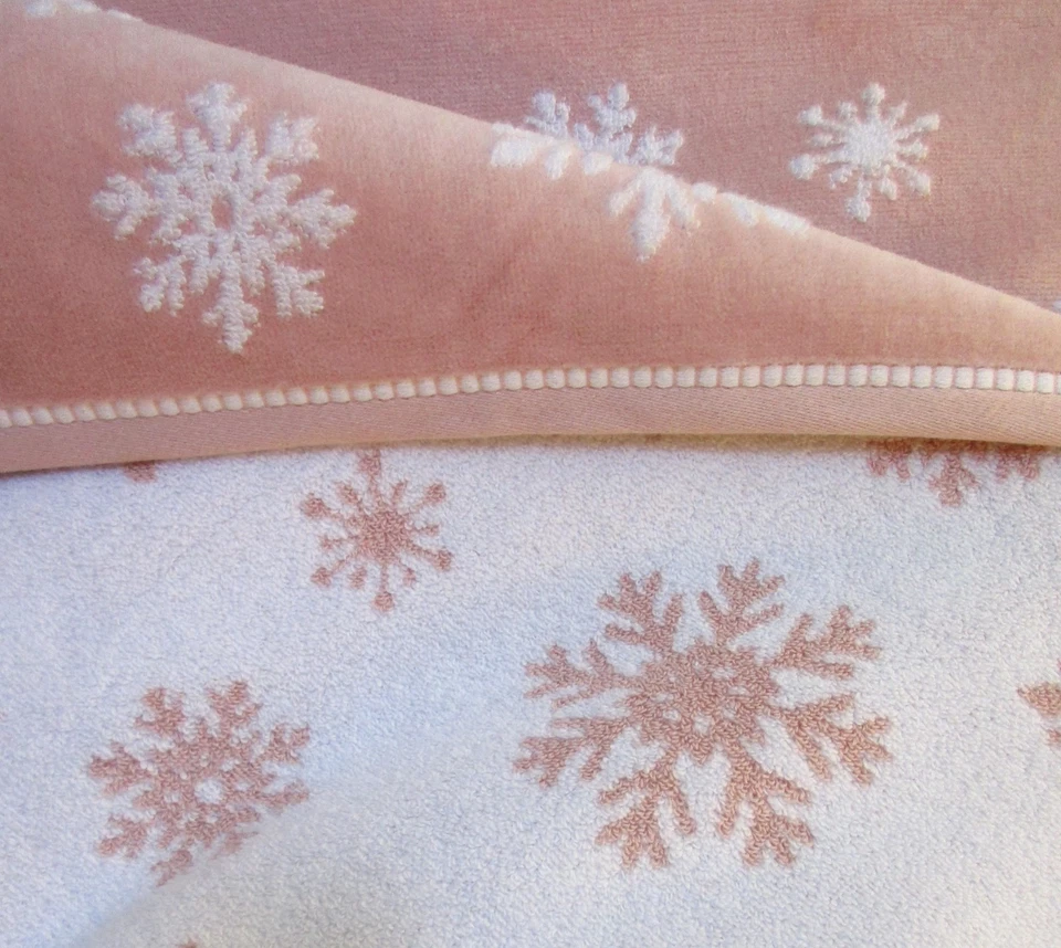 Conjunto de toalhas de banho CARO 4 peças Natal rosa e branco flocos de neve veludo-2 banho e 2 mãos - Imagem 4 de 4