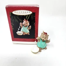 Hallmark Keepsake Christmas Ornament Mom Beaver Stringing Popcorn 1995