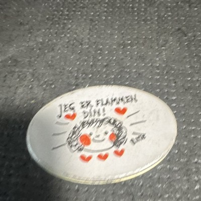 Small Round Metal Lidded Tin Box Hearts Pattern ''Jeg er flammen din!''