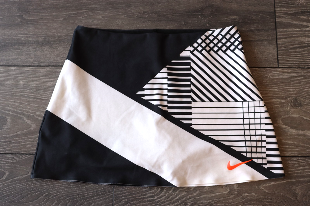 Nike Court Power Spin Tennis Skirt Womens Small Black White 876610-010