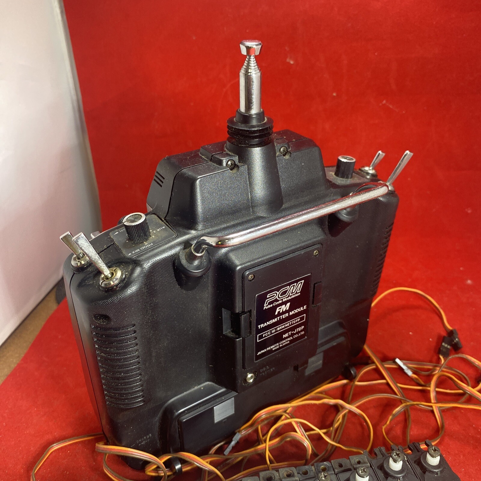 JR XP8103 A R/C AIRPLANE TRANSMITTER W/NER529X RECEIVER & 11 NES537