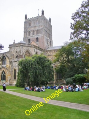 Photo 6x4 Abbey Sit In Tewkesbury Students eat lunch on the grass in fron c2014